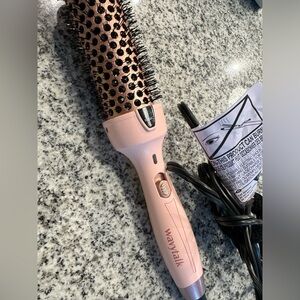 TikTok Viral WavyTalk Single Thermal Brush 1.5 inch- Pink